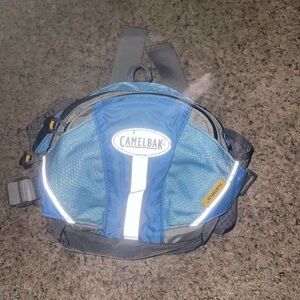 CamelBak Flashflo Hydration Pack Blue & Gray Ergonomic Waist Belt Hiking Bag